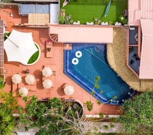 Aquarius Backpacker Resort 