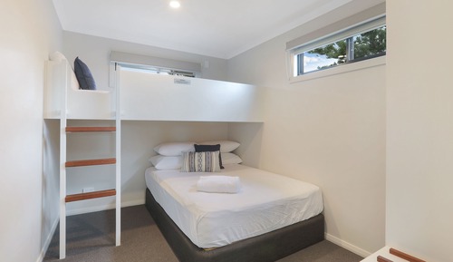 Deluxe Cabin - Sleeps 5