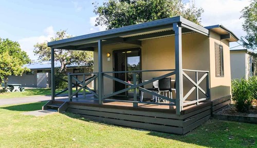 Economy Cabin - Sleeps 4 - No Bathroom - Dog Friendly