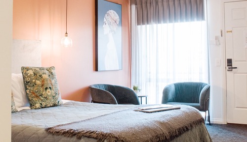 Deluxe Queen Room