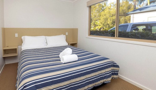 Superior Lake View 2 Bedroom Villa - Sleeps 4