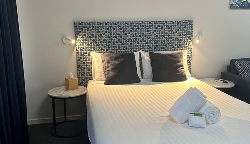 Deluxe Queen Room