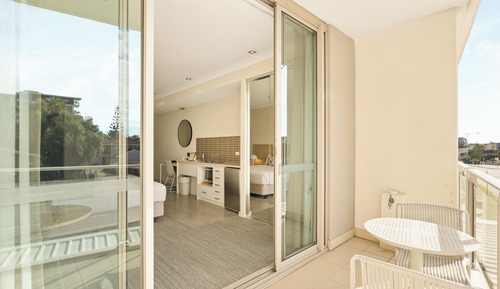 Studio (1 King Bed or 2 Single Beds)