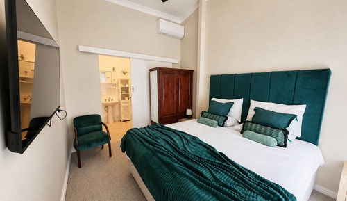 Luxury Studio, Multiple Beds, Patio, Garden View