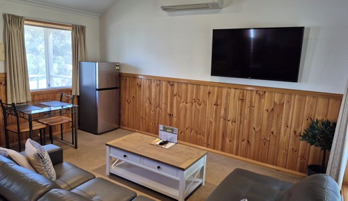 1 Bedroom Self Contained Spa Cottage