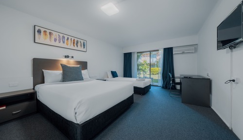 Queen and Single Room