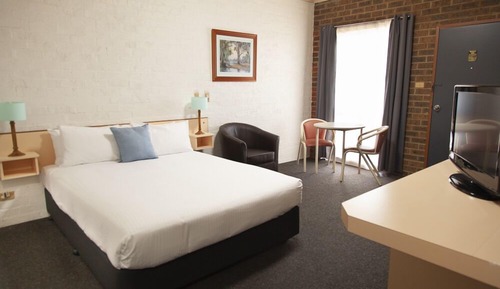 Double Room, 1 Queen Bed
