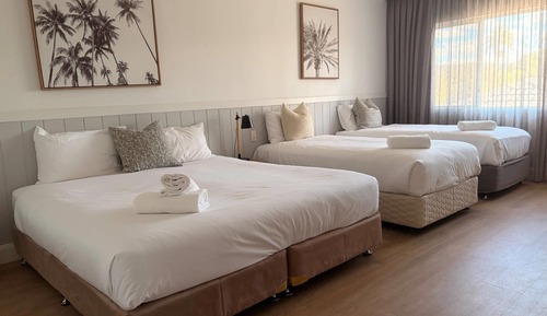 Standard Room, Multiple Beds, Non Smoking