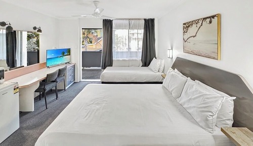 Standard Room, Multiple Beds, Non Smoking, Balcony (Twin balcony queen)