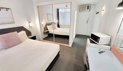 Standard Room, 1 Queen Bed, Non Smoking (Queen standard)
