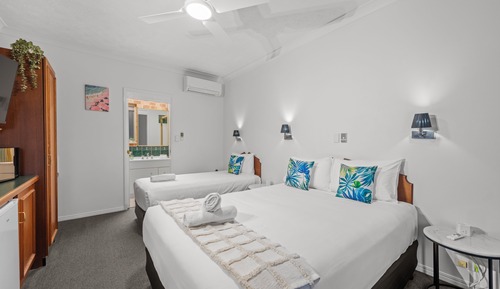 Standard Room, Non Smoking (Queen &Single)