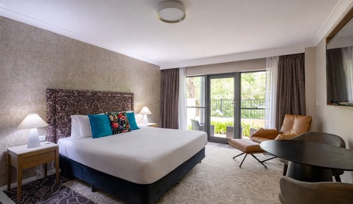 Deluxe King Room, Free Wi-Fi & Parking