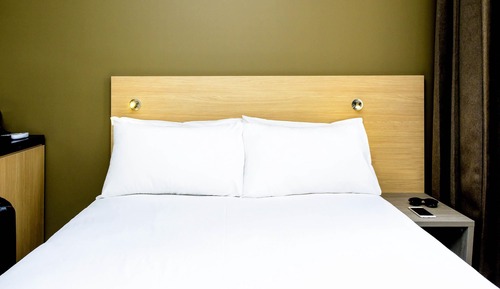 Standard Room, 1 Queen Bed