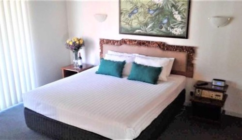 Deluxe King Room