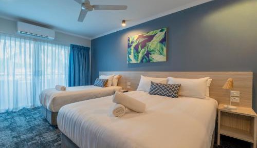 Interconnecting One-Bedroom & Small Family Room
