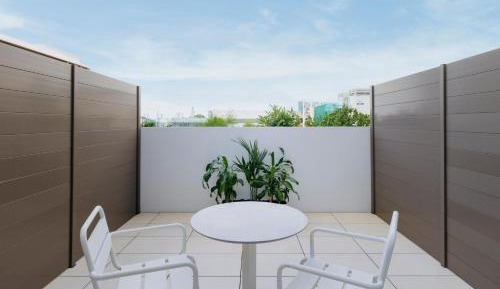King Suite High Floor Skyline View