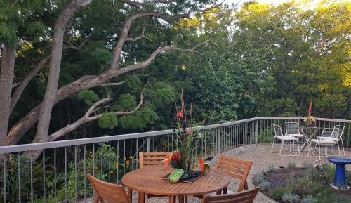 3 Bedrooms & 2 Bathrooms with Bush View Holiday Home