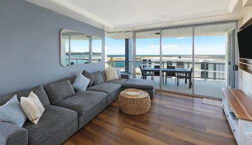 Two-Bedroom Deluxe Apartment with Ocean View