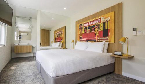 Superior Room with King Bed