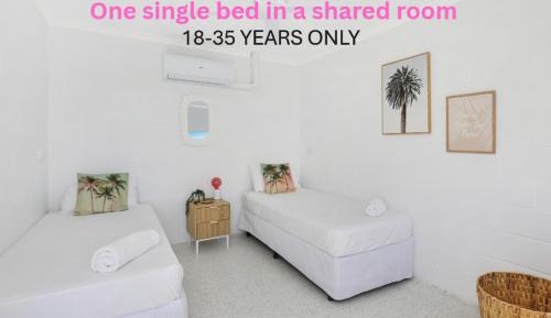 Single Bed in Mixed Dormitory Room