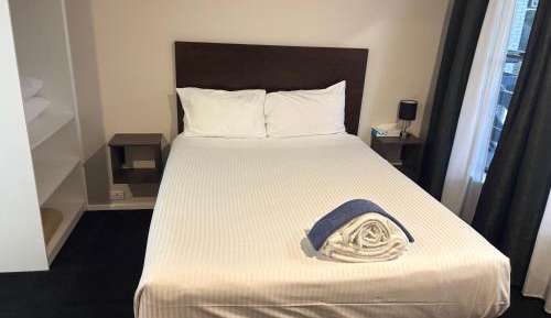 Triple Room with 1 Queen Bed and 1 Single Bed