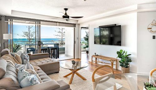 Three-Bedroom Apartment with Balcony