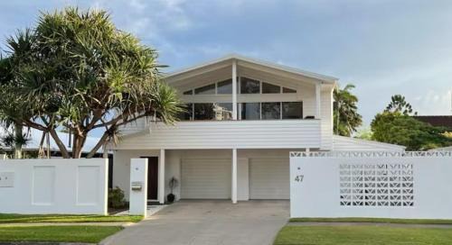 Seven-Bedroom House