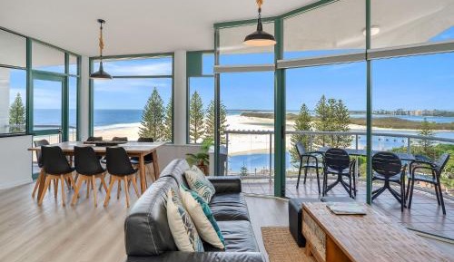 Two-Bedroom Apartment - Penthouse with Ocean View