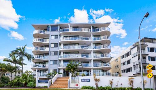 Two-Bedroom Apartment with Beach View (Levels 1-2)