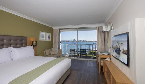 Water View King Room