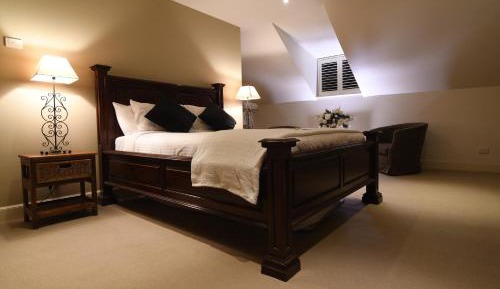Rosella Room Suite 4