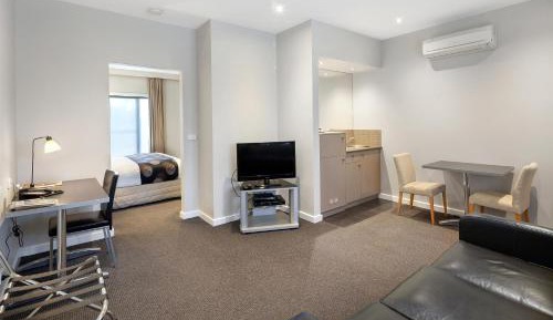 Deluxe Suite with Spa Bath