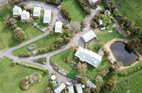 Port Campbell Hotel | Daysy Hill Country Cottages