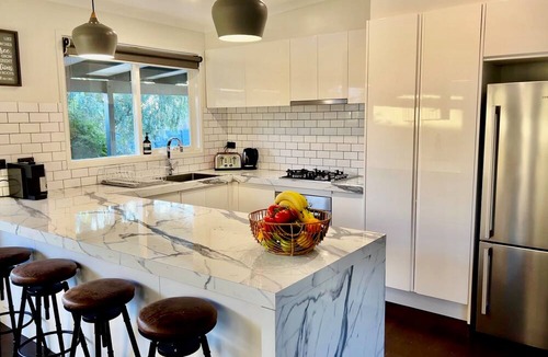 Mount Eliza House | "The Hideaway" close to beach!