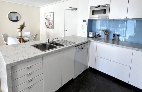 South Melbourne Apartment | Exclusive 2 bed pad with views