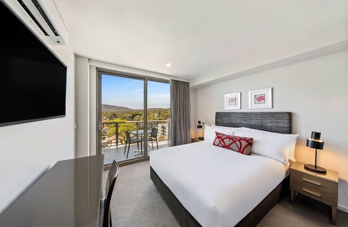 Dickson Hotel | Adina Serviced Apartments Canberra Dickson
