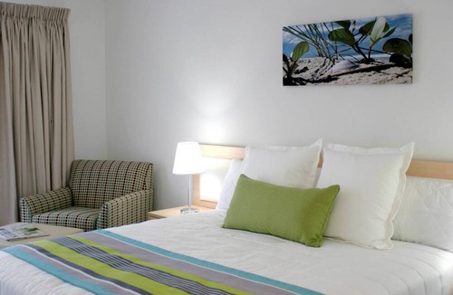 Towradgi Hotel | Quality Suites Pioneer Sands