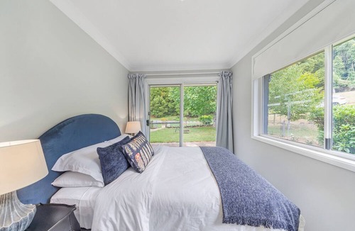 Robertson House | Lilyview Cottage - Robertson