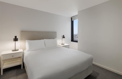 Travancore Hotel | Oaks Melbourne Flemington Suites