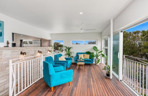 Berrara House | The White Dorado 🐟 Two mins walk to Kirby’s Beach 🌺