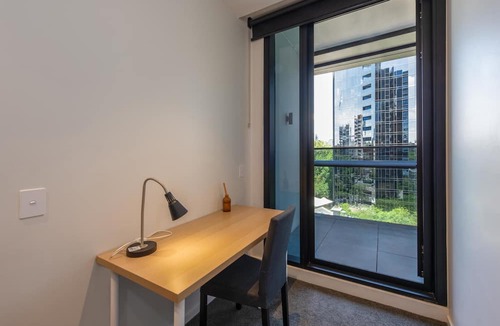Melbourne Apartment | 2-bed Apt w/ Pool, Gym & Parking! Near Albert Park