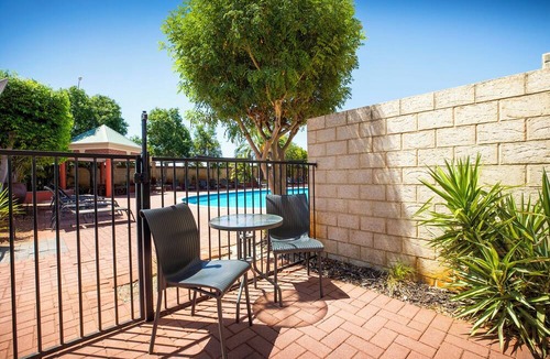 Belmont Hotel | Country Comfort Perth
