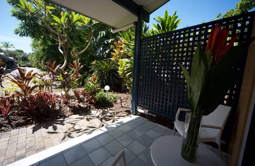 Port Douglas Hotel | Lazy Lizard Motor Inn