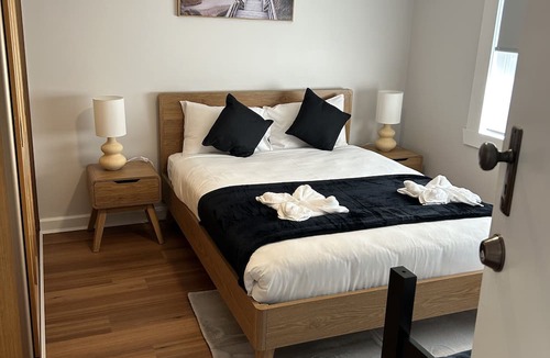 Lutana Hotel | Waterfront Lodge Motel