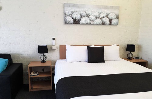 Devonport Hotel | Barclay Motor Inn