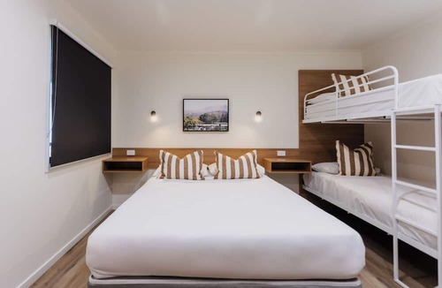 Battery Hill Hotel | Currimundi Hotel Motel