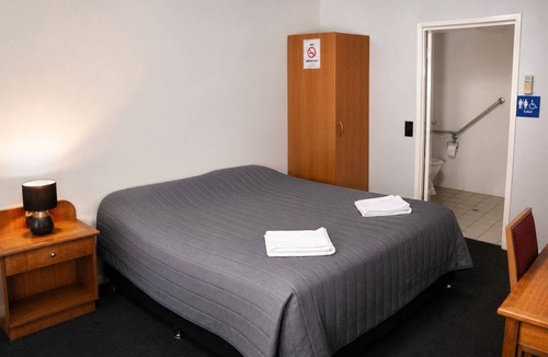 Hemmant Hotel | Queensport Hotel