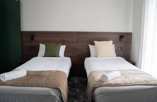 Mudgeeraba Hotel | Wallaby Hotel