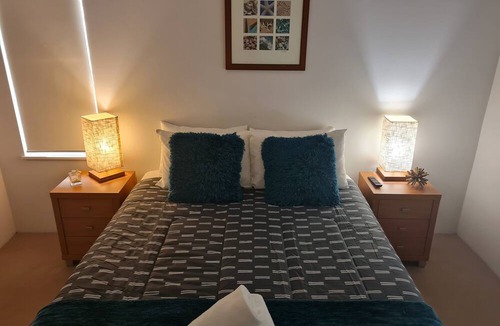 Maroochydore Apartment | Surfcomber on the Beach