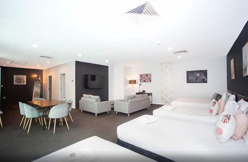 Modbury Hotel | The Tea Tree